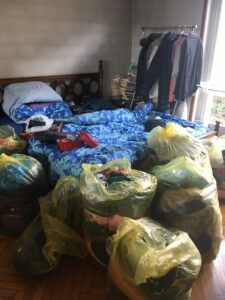 sgombero casa piena di oggetti inutili